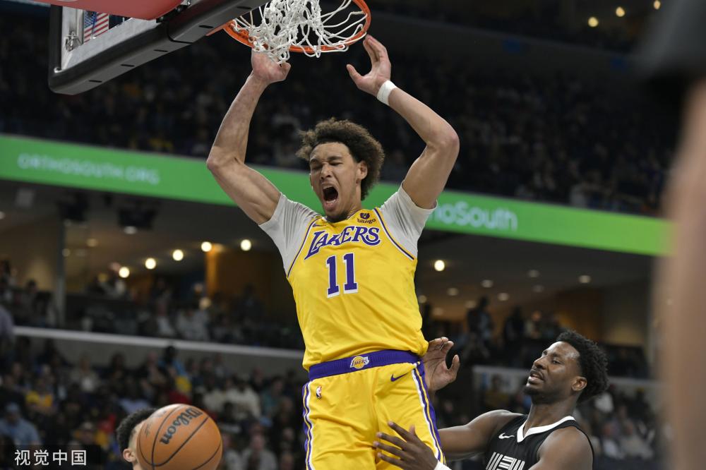 一对正在崛 一对正在崛