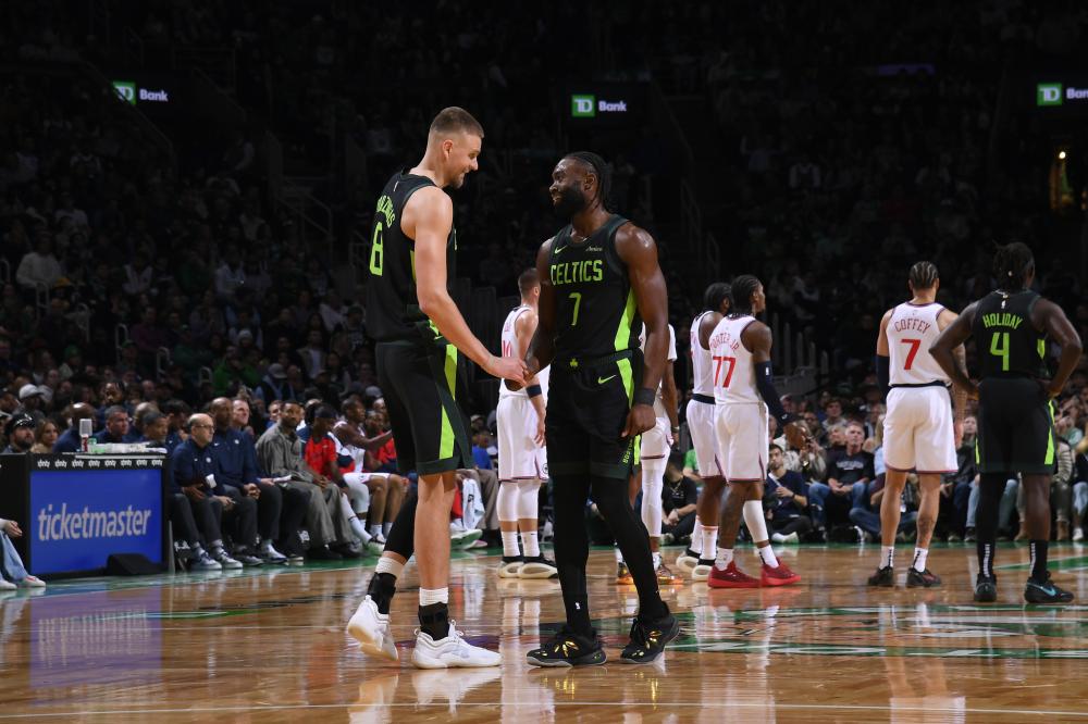 [天下足球]三球完胜 利物浦力克伯恩茅斯.