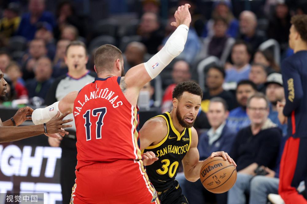 一位熟悉欧 一位熟悉欧